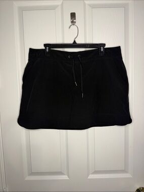 GAIAM Black Drawstring Skort
